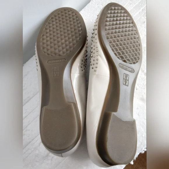 Aerosoles Women's Size 11 M Cream flats with studs - Picture 7 of 7